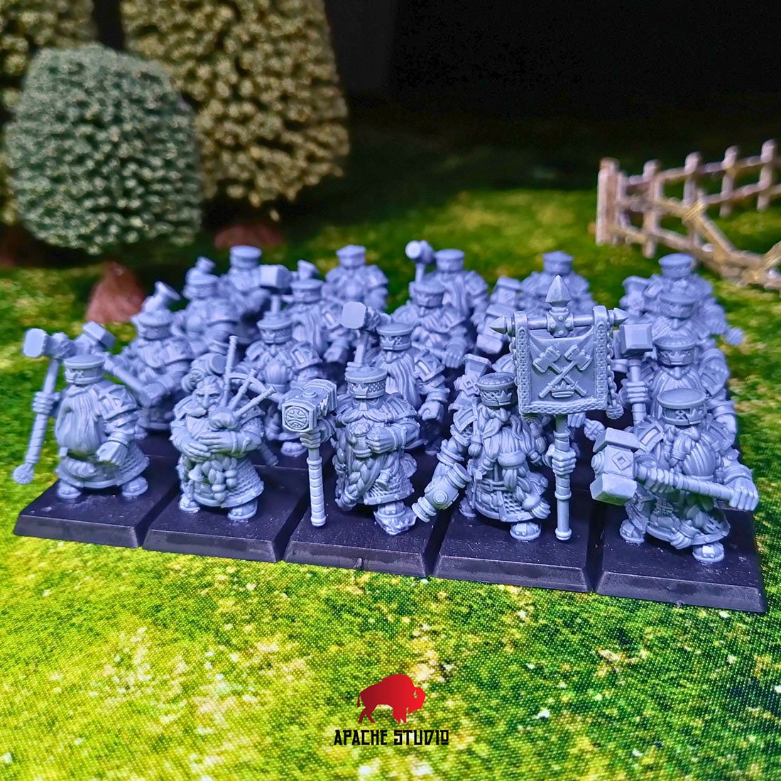 Gardes du Roi nains avec grand marteaux