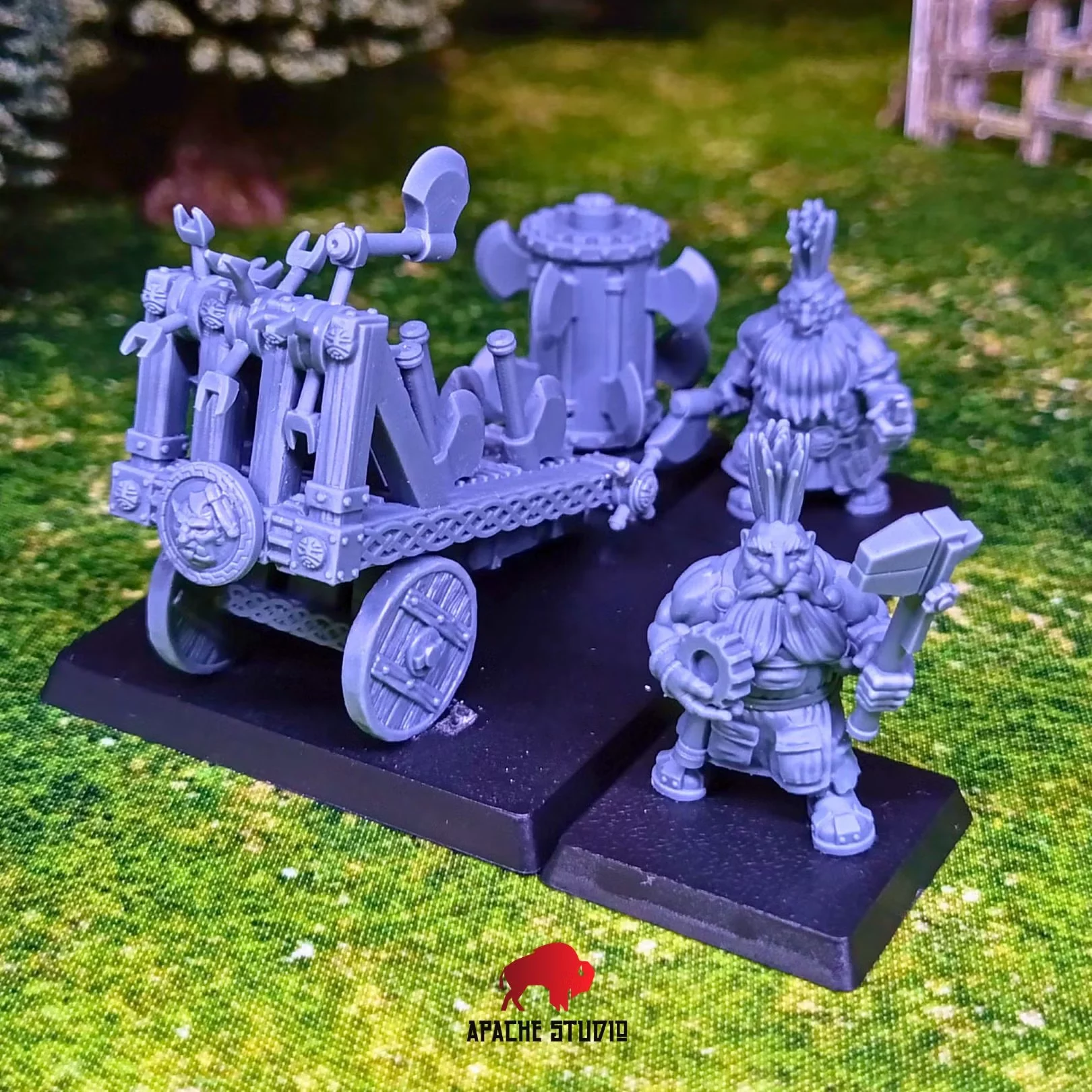 Machine lanceuse de haches